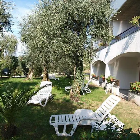 劳拉克里斯蒂娜酒店 3*