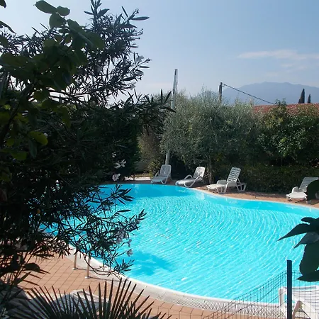 劳拉克里斯蒂娜酒店