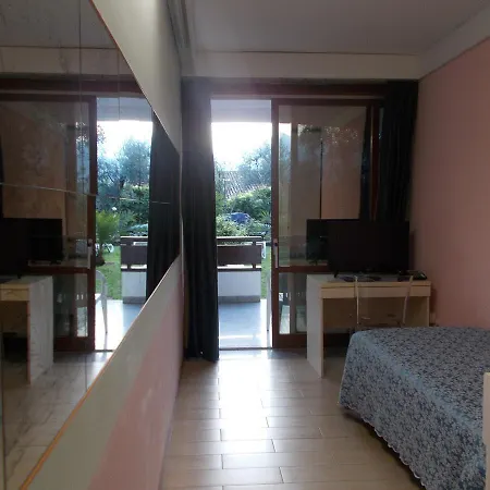 劳拉克里斯蒂娜酒店 马尔切西内