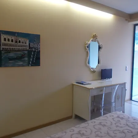 劳拉克里斯蒂娜酒店 酒店 马尔切西内