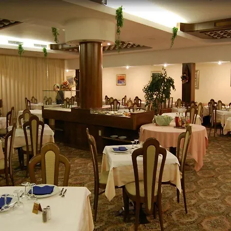 劳拉克里斯蒂娜酒店 马尔切西内