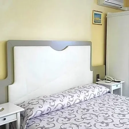 Laura Christina Ξενοδοχείο 3*