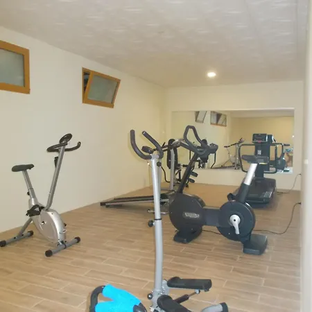 劳拉克里斯蒂娜酒店