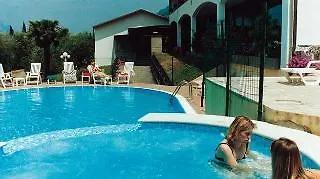 Ξενοδοχείο Laura Christina 3*